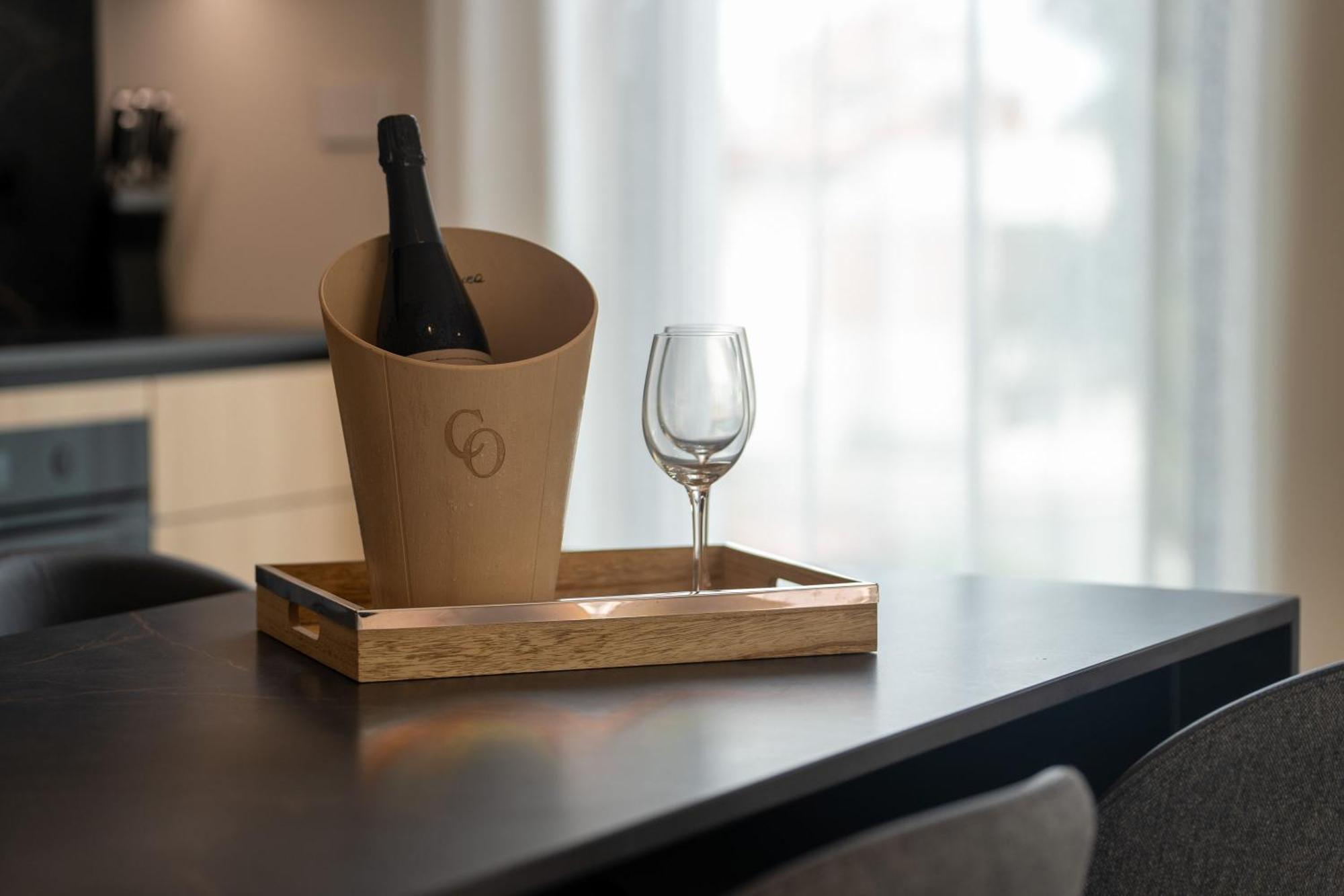 The Q Bliss - Your New 4-Star Hideaway With A Garage ロヴィニ エクステリア 写真