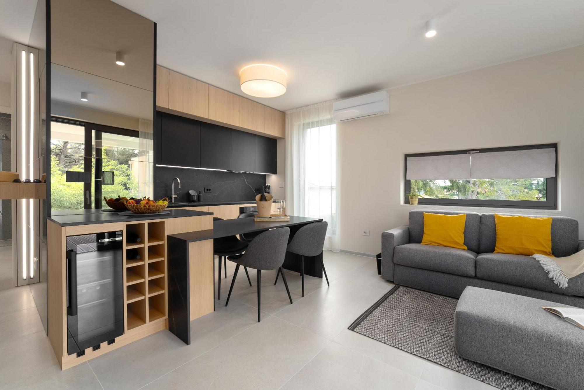 The Q Bliss - Your New 4-Star Hideaway With A Garage ロヴィニ エクステリア 写真