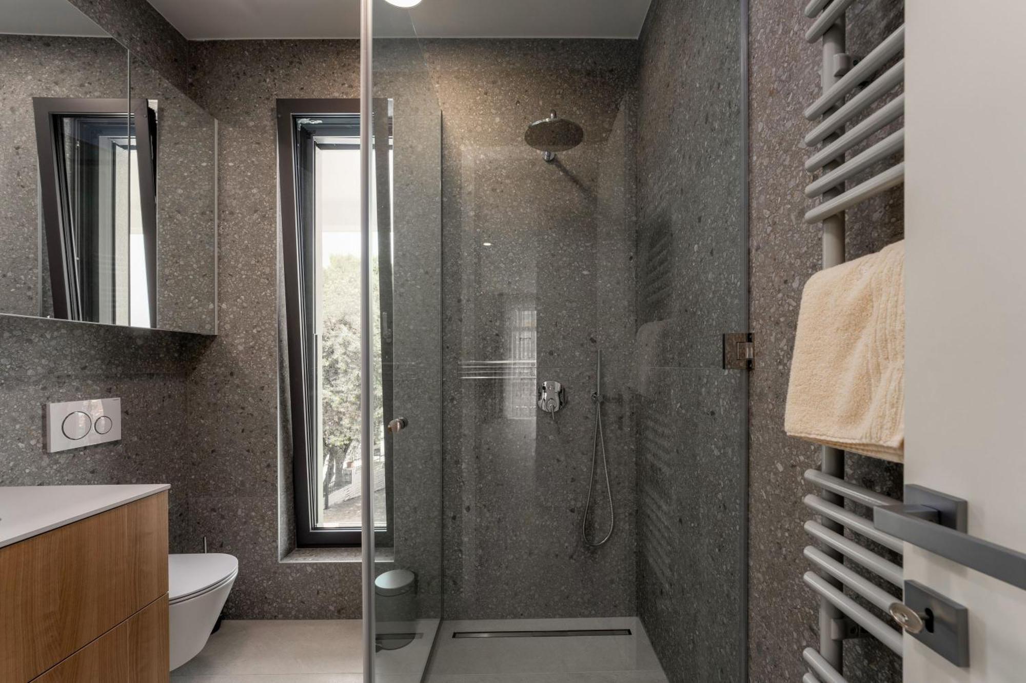 The Q Bliss - Your New 4-Star Hideaway With A Garage ロヴィニ エクステリア 写真